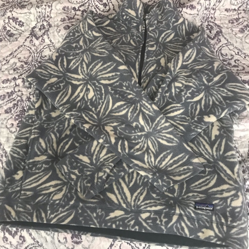 Men’s Patagonia quarter zip jacket